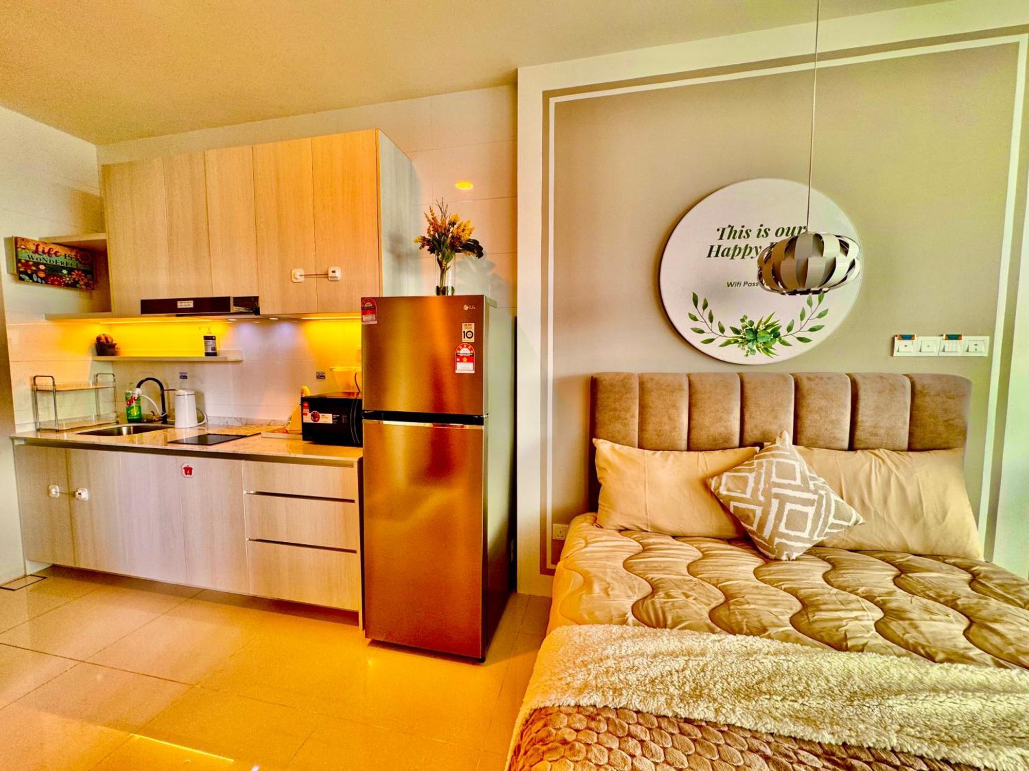 Riverine Kuching Luxury 4Pax With Balcony Facing Waterfront View 外观 照片